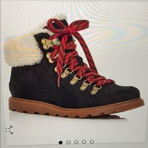 Sorel Ainsley Conquest Lace Up Boot Black Size 8.0